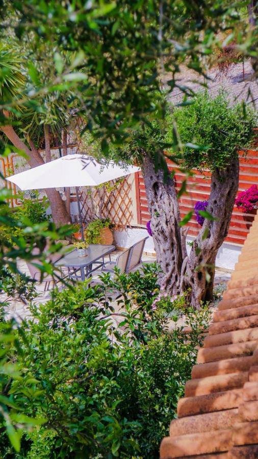 Flowers Studios Benitses (Corfu) Exterior foto