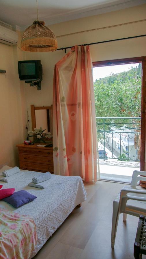 Flowers Studios Benitses (Corfu) Exterior foto